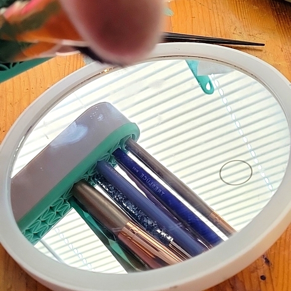 Brush holder [blue] - Picture 2 of 3